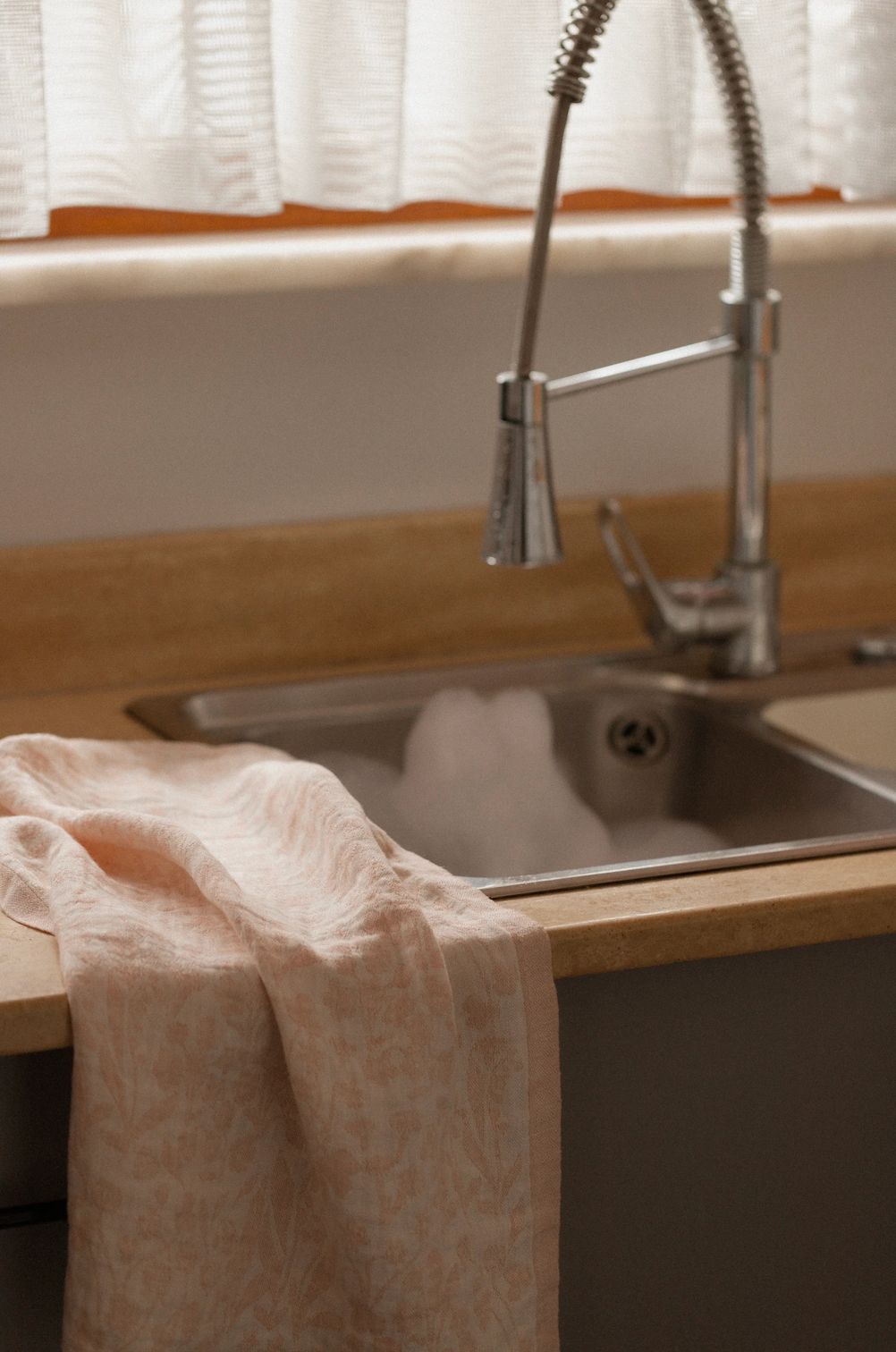 Niitty Field Washed Linen Tea Towel, 48x70cm, White-Rose (10224916627743)