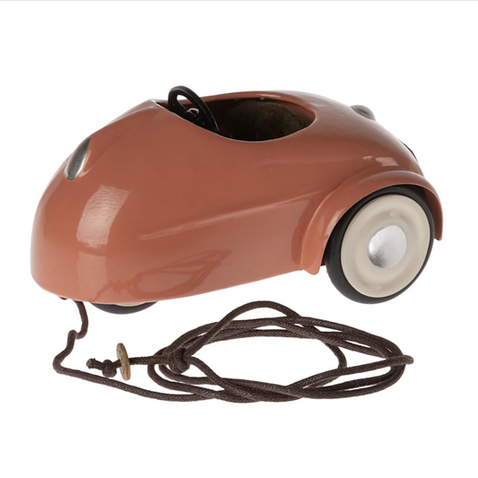 Maileg Mouse Car, Coral 2024 (8540114747679)