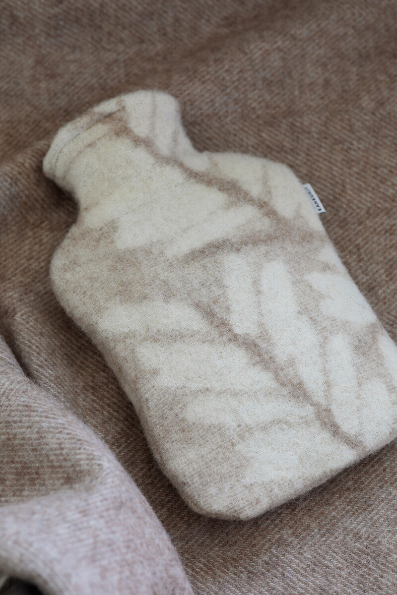 Branch Verso Hot Water Bottle with Wool Cover 2L, Beige-White (9788173615391)