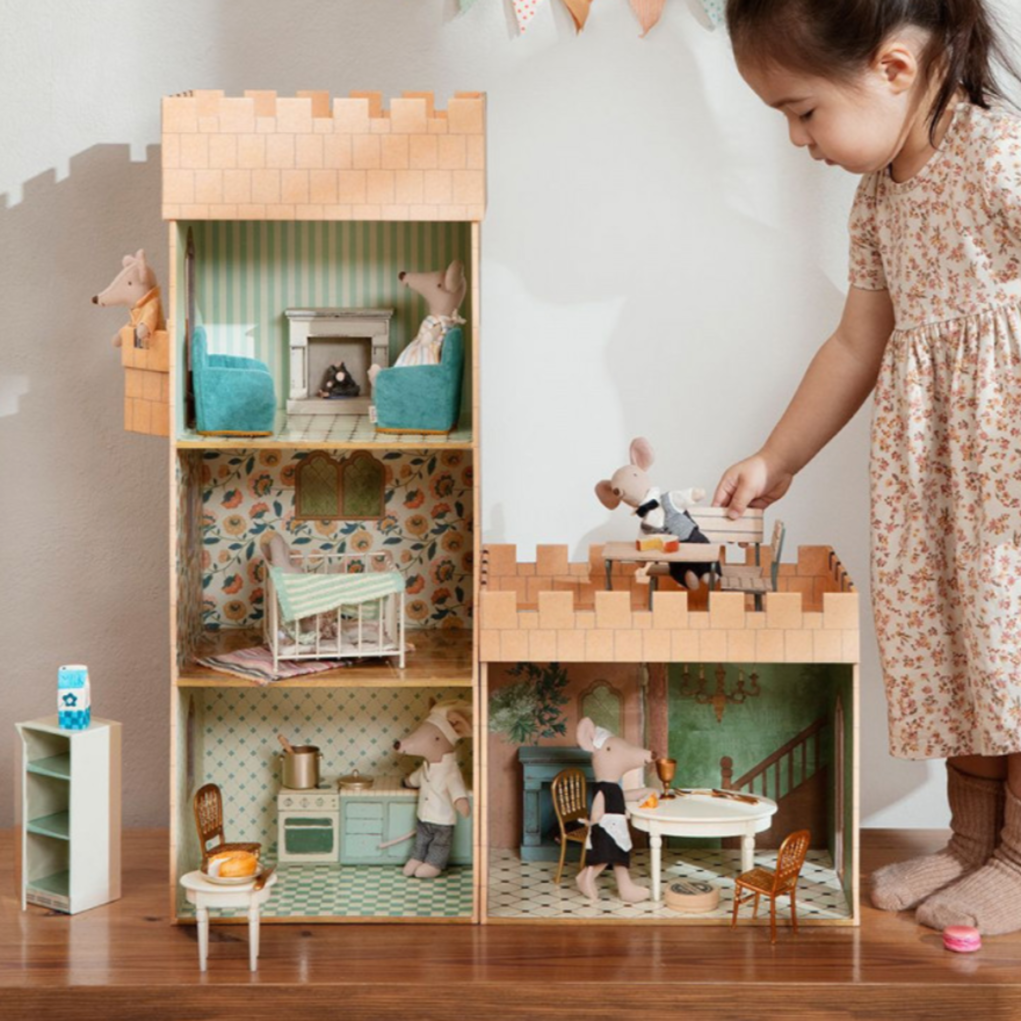 Maileg Side Table Mouse (6840164450369)