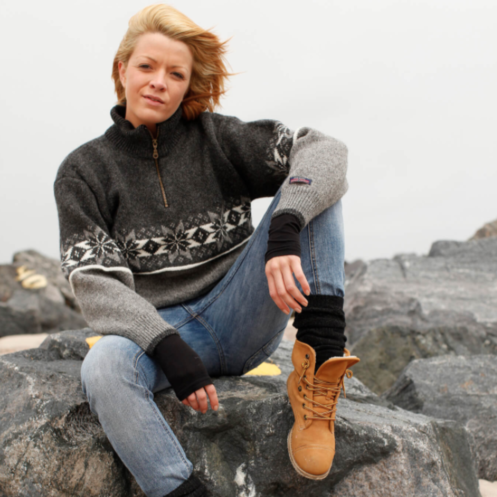 Icelandic 100% Wool Jumper Icestar with Raglan Sleeve, Charcoal-Grey