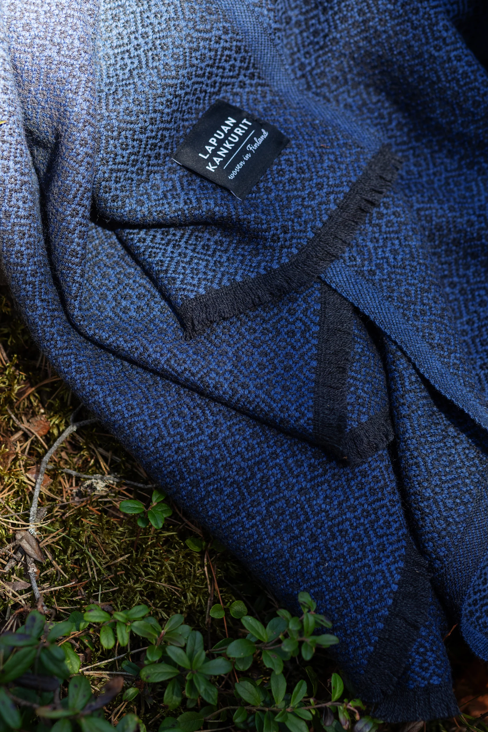 Koli Super Soft Merino Throw, Black-Blue (10238094770463)
