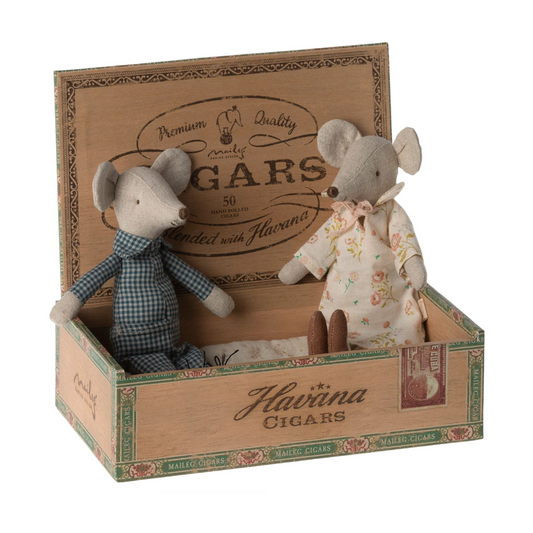 Maileg Grandma & Grandpa Mice in Cigarbox PRE-ORDER eta Dec 23 (8525550846239)