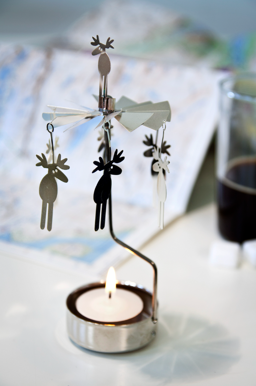 Moose Tea Light Carousel Chime, Silver (9430348366111)