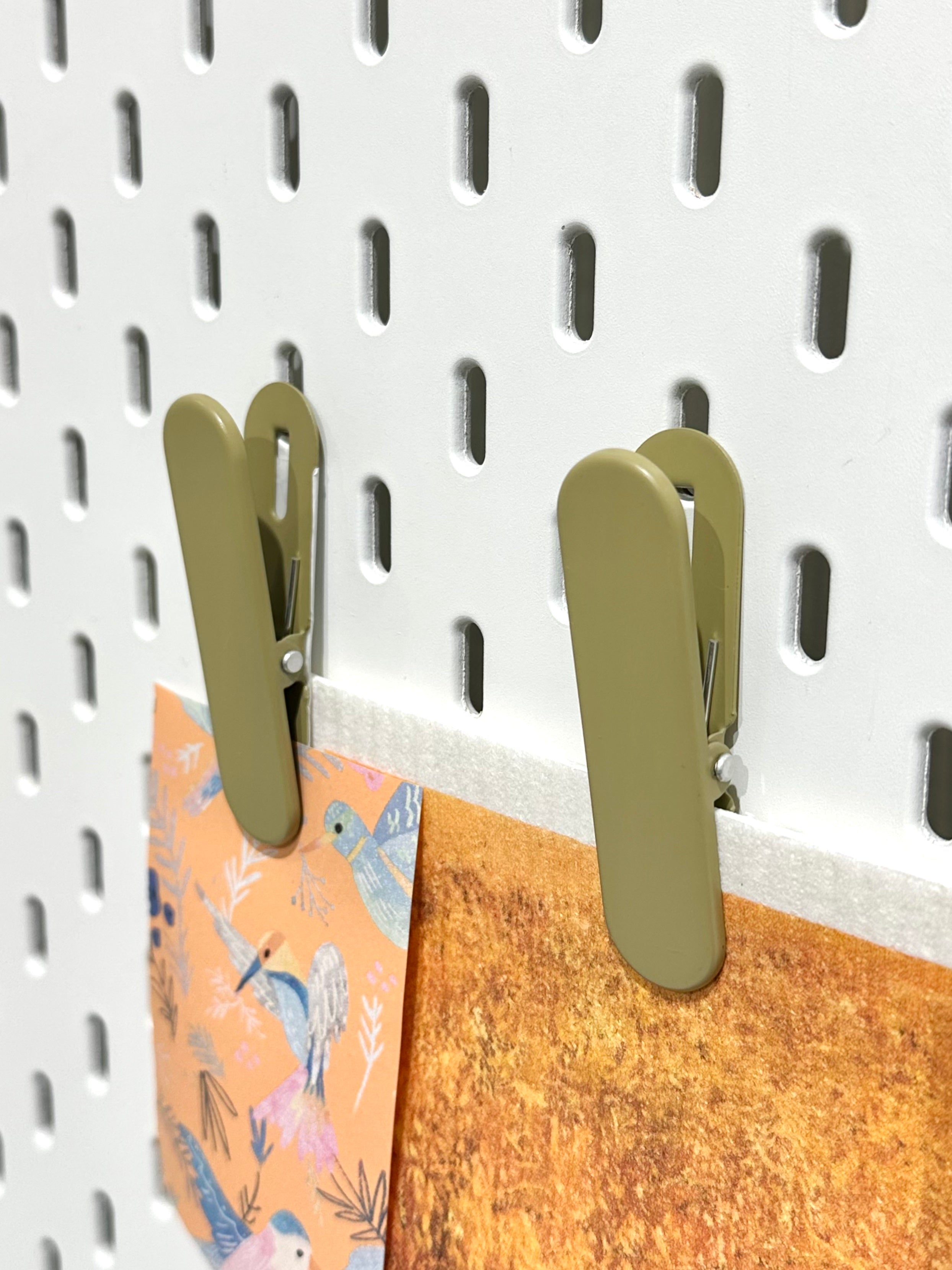 Ikea Skadis Clip, Beige/Green, 2-Pack (8805579161887)