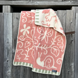 Lilla Snigel (Little Snail) 100% Wool Baby Blanket, Pink