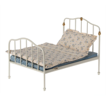 Maileg Vintage Bed Mouse, Off-White-Blue