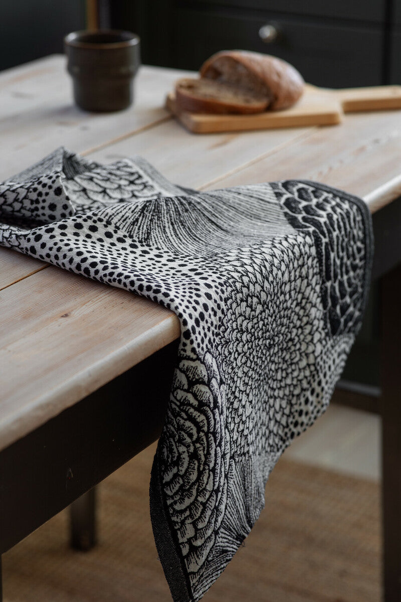 Ruut Washed Linen Tea Towel 48x70cm, Black-Linen (9788112830751)
