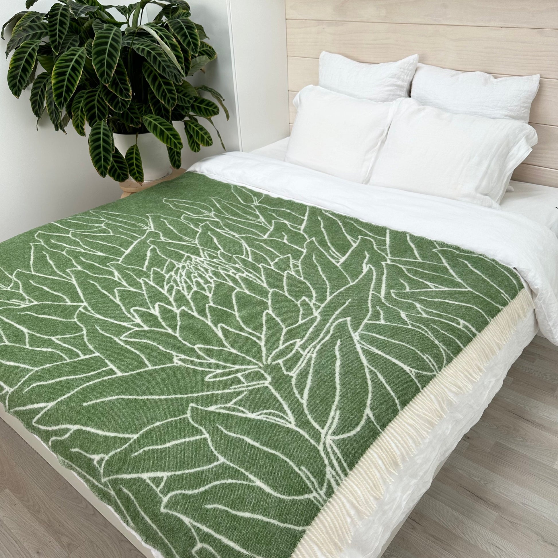NORDIC CHILL Protea 100% Wool Throw 130x170cm, Forest Green (6797448249409)
