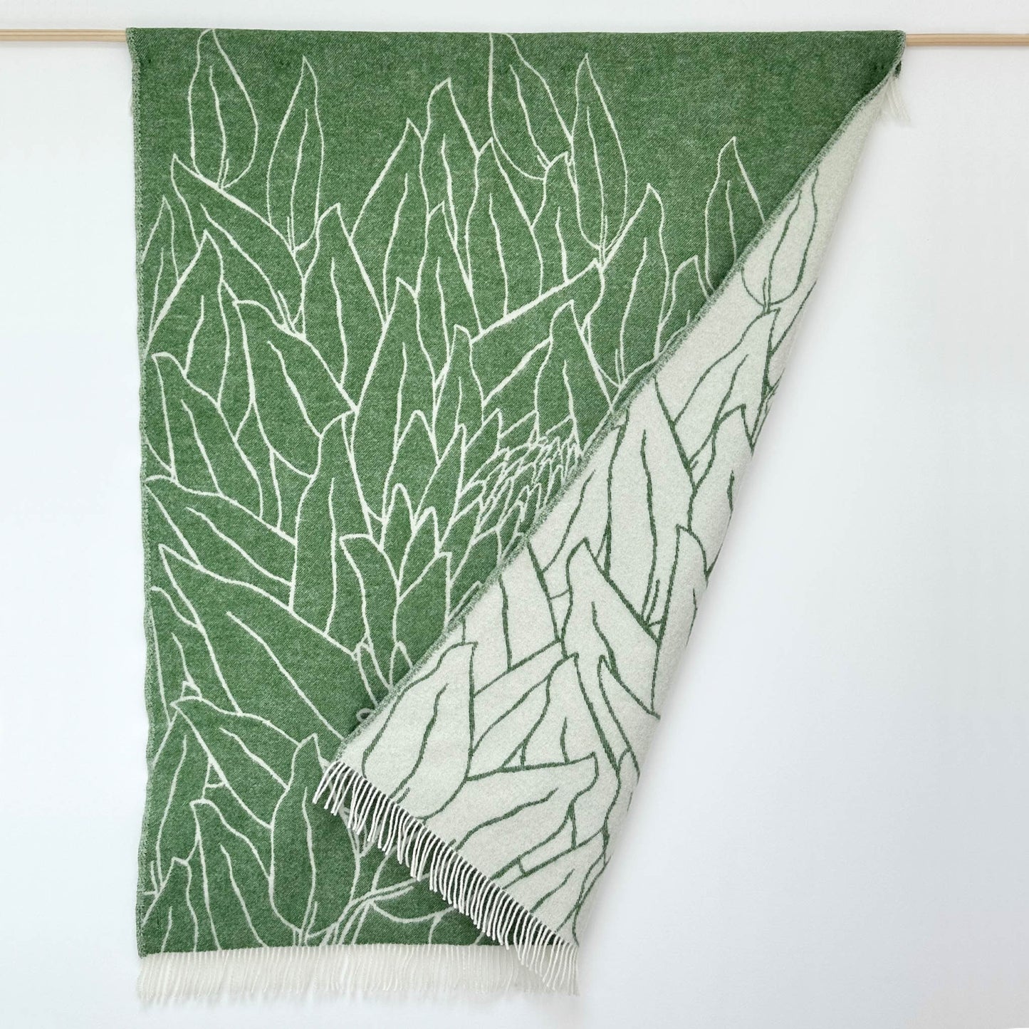 NORDIC CHILL Protea 100% Wool Throw 130x170cm, Forest Green (6797448249409)